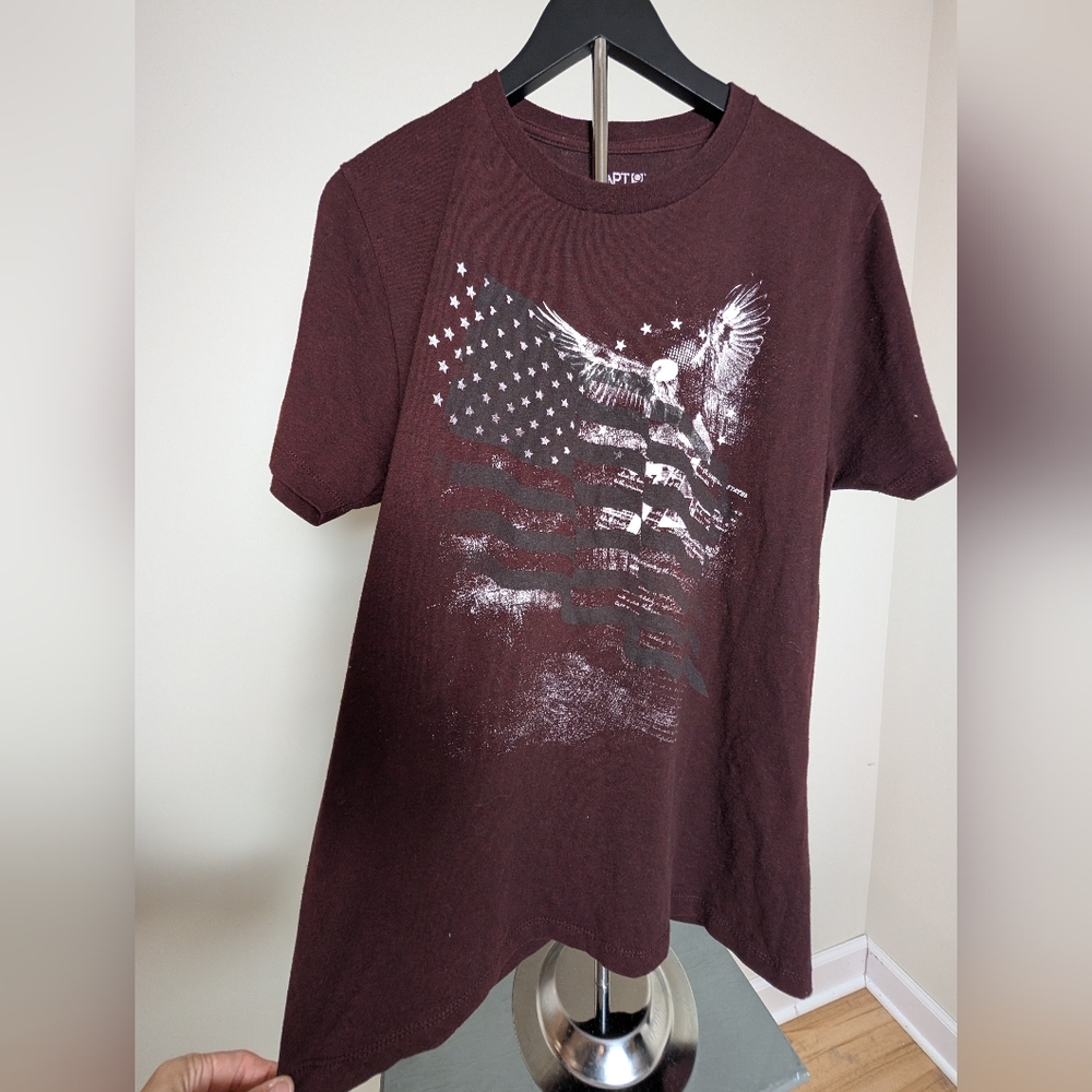 Unisex Patriotic BrownGraphic T-Shirt with Eagle and American Flag Design Size M
